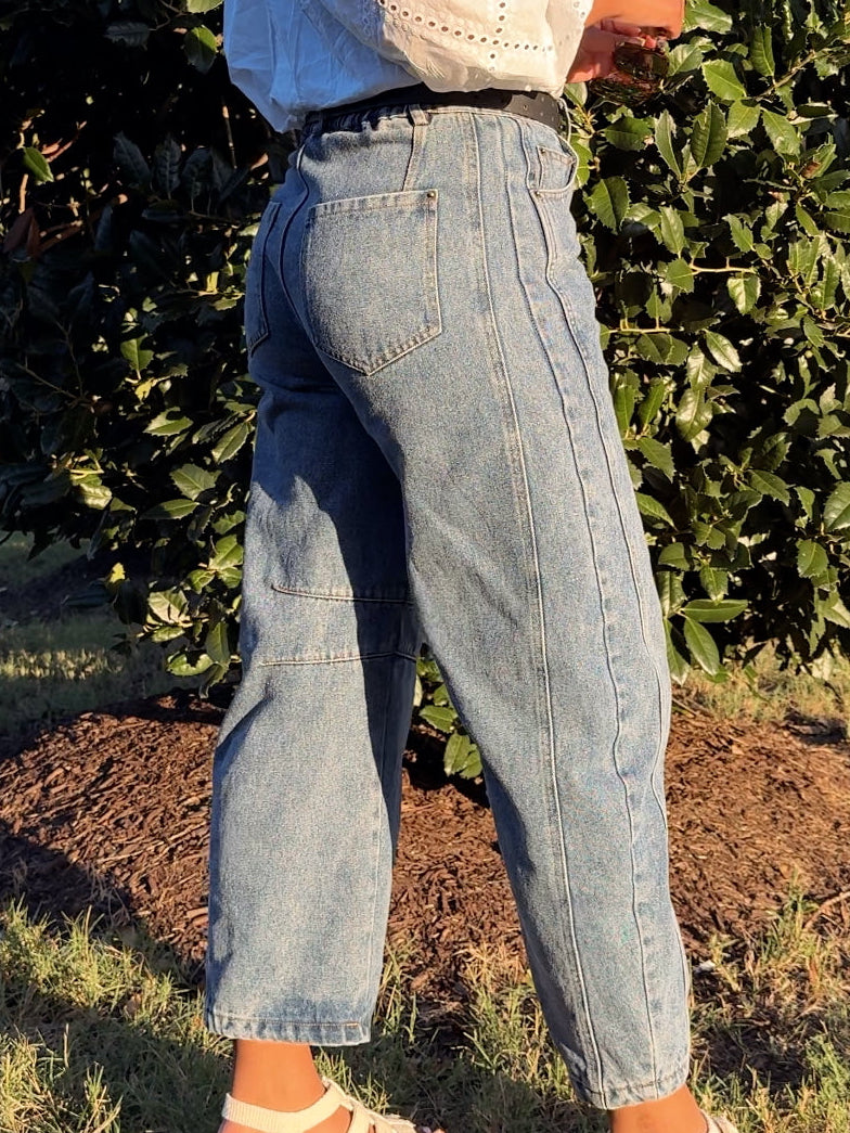 Basic Barrel Jeans