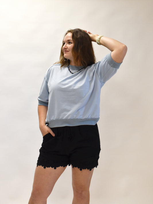 Flores Lace Trim Woven Shorts